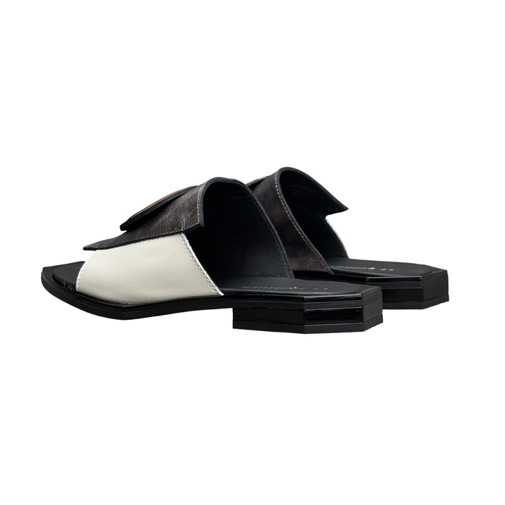 LE BOHÉMIEN Sandal SC210 Button